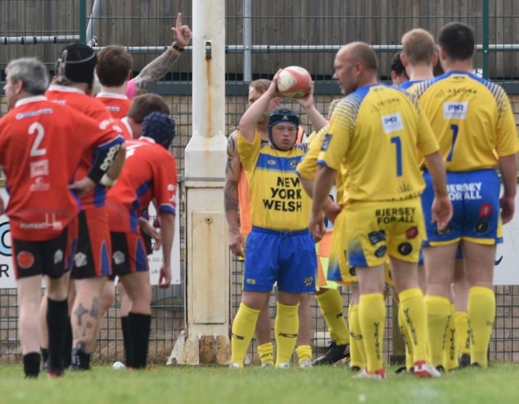 Bleddyn Gibbs gets ready to throw in